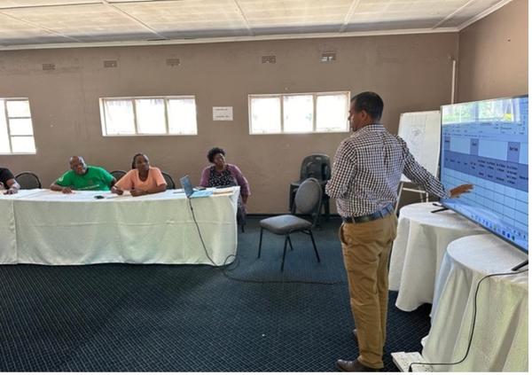 An International SBC Consultant presenting on the SBC tools for Polio outbreak response